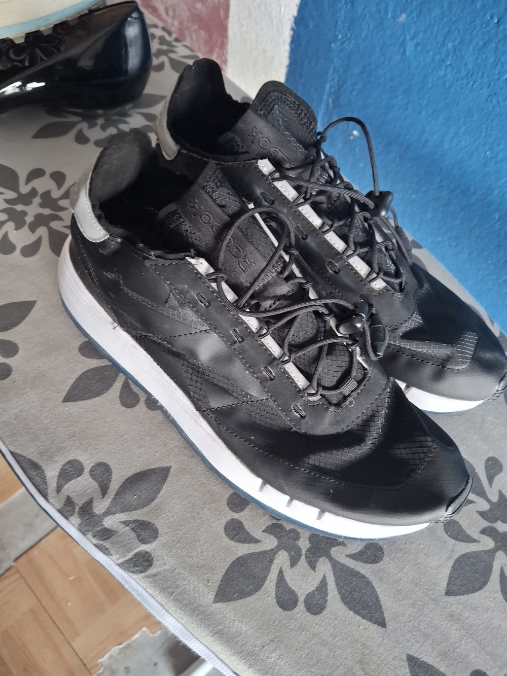 Reebok Legacy 83 "Black Neon Blue"